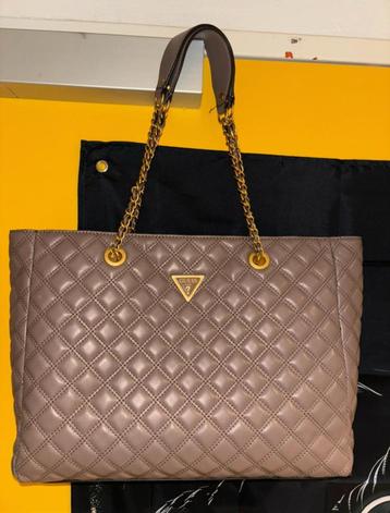 Guess tas guilly beschikbaar voor biedingen