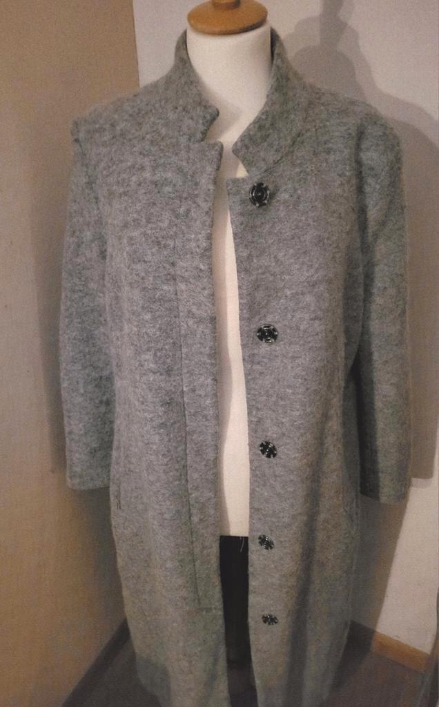 Wollen BEAUMONT Amsterdam jas maat 42/44, Kleding | Dames, Jassen | Winter, Zo goed als nieuw, Maat 42/44 (L), Rood, Ophalen of Verzenden