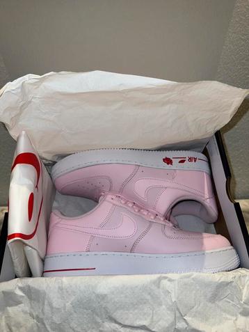 Air Force 1 ‘07 LX beschikbaar voor biedingen
