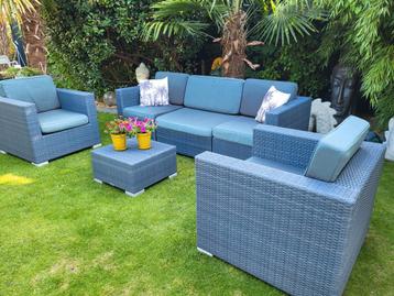 Club Collection wicker LOUNGESET Bank 2 Stoelen en een tafel beschikbaar voor biedingen