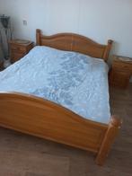 Tweepersoonsbed 160 met matras en bijbehorende nachtkastjes, Ophalen, Zo goed als nieuw, Tweepersoons
