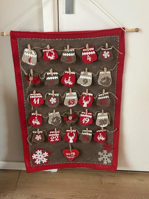 Mooie grote advent kalender van vilt, Diversen, Kerst, Zo goed als nieuw, Ophalen of Verzenden