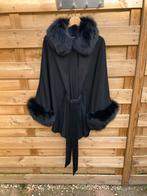 Harrods of London cape / jas 100% cashmere zwart NIEUW, Kleding | Dames, Ophalen of Verzenden, Nieuw, Zwart