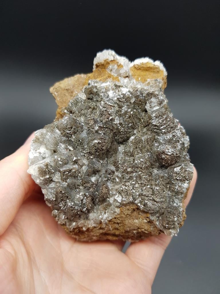 Calciet met Goethiet €20,-, Ophalen of Verzenden, Mineraal