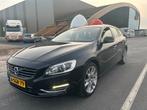 Volvo V60 D6 215pk Plug-in Hybrid 2013 Zwart, Auto's, Volvo, Automaat, 1800 kg, Beige, Zwart