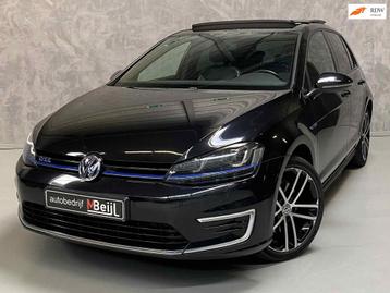 Volkswagen Golf 1.4 TSI GTE /Pano /Camera /Leer /Stoeverwarm beschikbaar voor biedingen