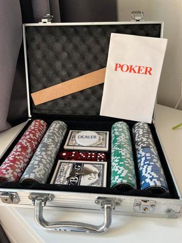Complete pokerset, helemaal nieuw beschikbaar voor biedingen