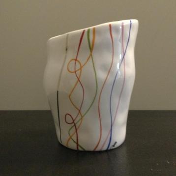 Artihove mok – Corry Ammerlaan  “kleurrijke slinger strepen” beschikbaar voor biedingen