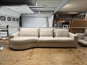 Hoekbank Annabelle l Whoon l Room108 l van €2214 voor €1099 beschikbaar voor biedingen