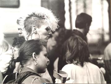 Piercing salon Decoratie Punk Jongeren Tieners Vinage Foto's beschikbaar voor biedingen