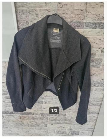 Donkergrijs jasje Maat L hh beschikbaar voor biedingen