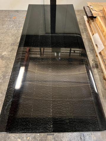 Showroomuitverkoop! Epoxy eettafel - verbrand hout beschikbaar voor biedingen