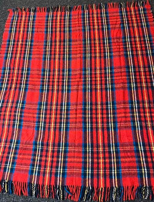 Geruite vintage deken, plaid, woondeken 140/133, Huis en Inrichting, Woonaccessoires | Plaids en Woondekens, Gebruikt, Ophalen of Verzenden