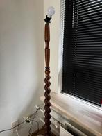 antieke staande lamp van echt hout, Huis en Inrichting, Lampen | Vloerlampen, Ophalen, Zo goed als nieuw, Hout, 150 tot 200 cm