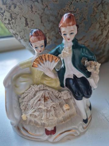 Vintage Porseleinen Beeldje Koppel Dresden Lace beschikbaar voor biedingen