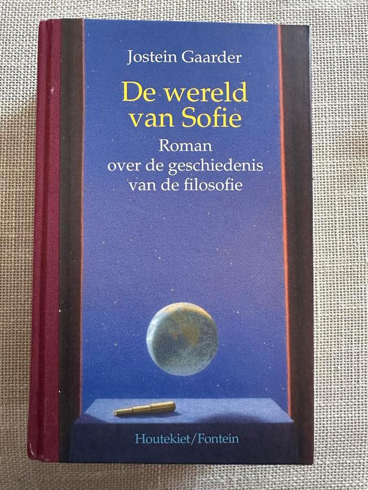 De wereld van Sofie - Jostein Gaarder hardcover!, Boeken, Filosofie, Zo goed als nieuw, Cultuurfilosofie, Ophalen of Verzenden