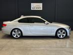 BMW 3-SERIE coupe 330i High Executive Leder Navi Xenon Adapt, Auto's, BMW, Automaat, Achterwielaandrijving, Gebruikt, Zwart