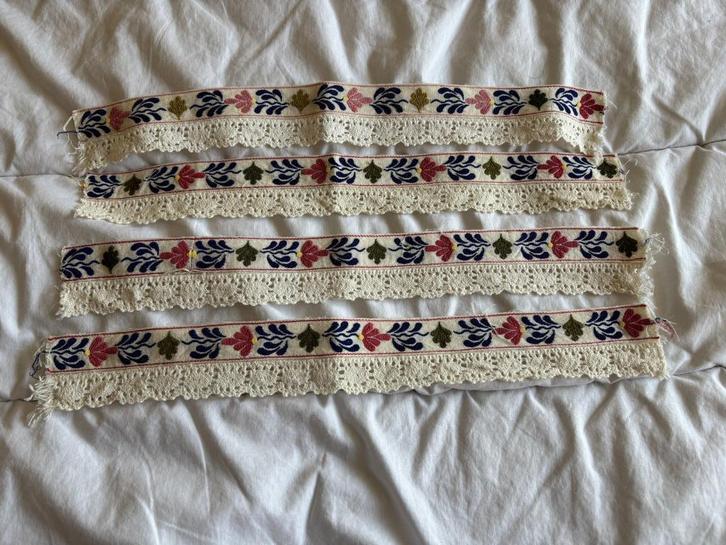 Boerenbont geborduurde kastrandjes met haakrand Boerenbond, Huis en Inrichting, Keuken | Textiel, Gebruikt, Overige typen, Wit