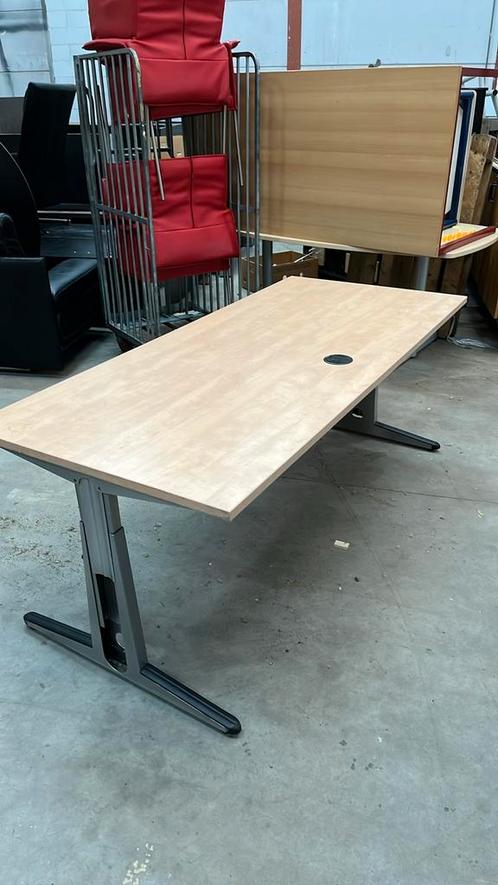 Verstelbaar bureau, Huis en Inrichting, Bureaus, Zo goed als nieuw, Ophalen of Verzenden