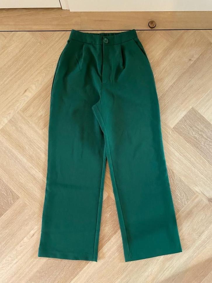Z.g.a.n. Groene wijde taillebroek / pantalon, 24 Colours, S, Kleding | Dames, Broeken en Pantalons, Zo goed als nieuw, Maat 36 (S)