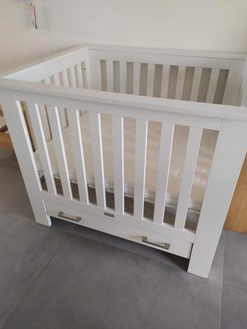Witte box incl matras 112/92/91 babybox beschikbaar voor biedingen