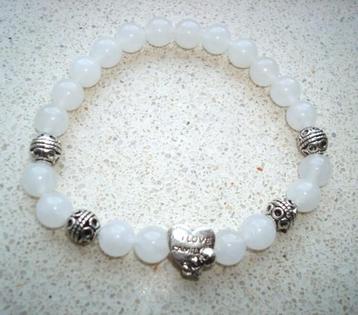 Armband I Love Family van witte jade of andere halfedelsteen beschikbaar voor biedingen