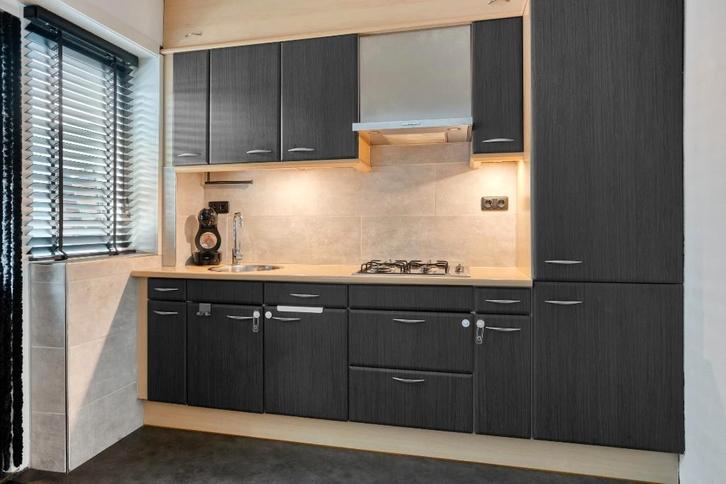 Keukenblok compleet!, Huis en Inrichting, Keuken | Complete keukens, Gebruikt, Enkelwandige keuken, Zwart, Hout, Ophalen