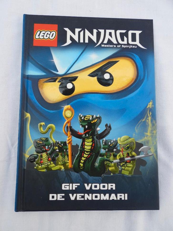 LEGO NINJAGO Boek GIF VOOR DE VENOMARI Masters of Spinjitzu, Kinderen en Baby's, Speelgoed | Duplo en Lego, Zo goed als nieuw