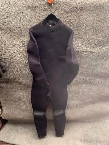 Wetsuit Bare 7mm beschikbaar voor biedingen