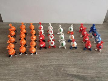 Leuke verzameling kleine poppetjes  beschikbaar voor biedingen