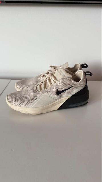 Nike sneakers dames beschikbaar voor biedingen