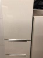 Witte hoogglans kast, 150x30cm, Ophalen of Verzenden, Zo goed als nieuw, Met lade(s), Modern