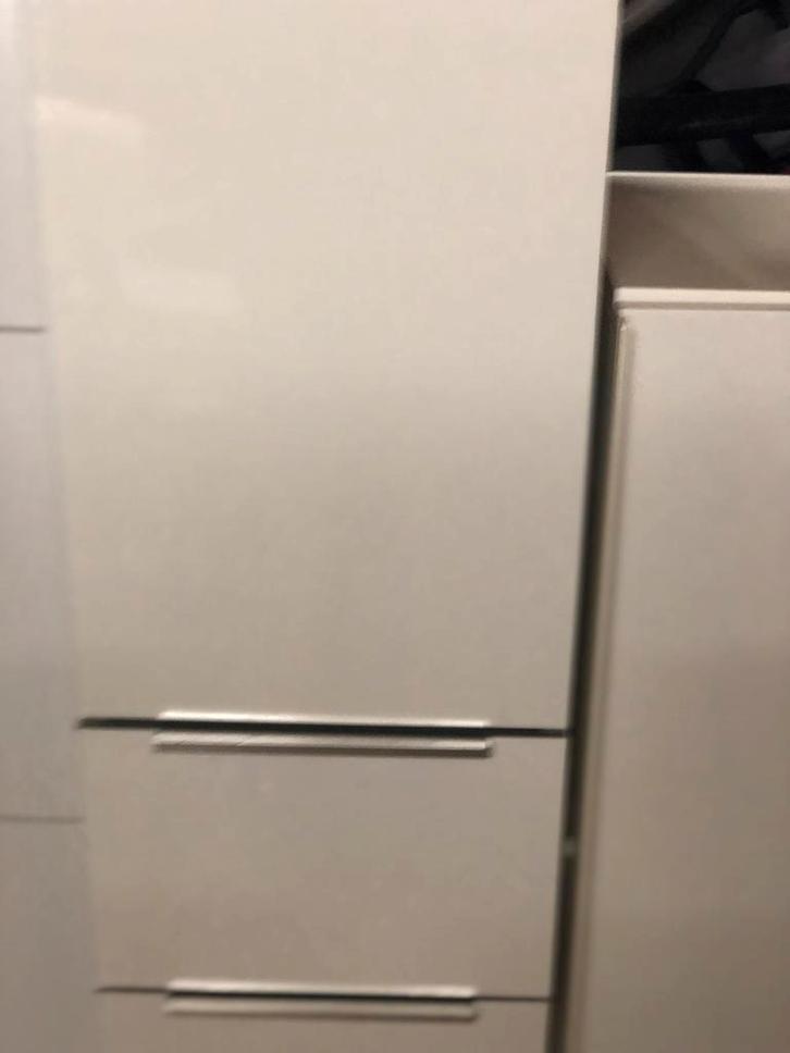 Witte hoogglans kast, 150x30cm, Huis en Inrichting, Kasten | Kledingkasten, Zo goed als nieuw, 150 tot 200 cm, Minder dan 50 cm