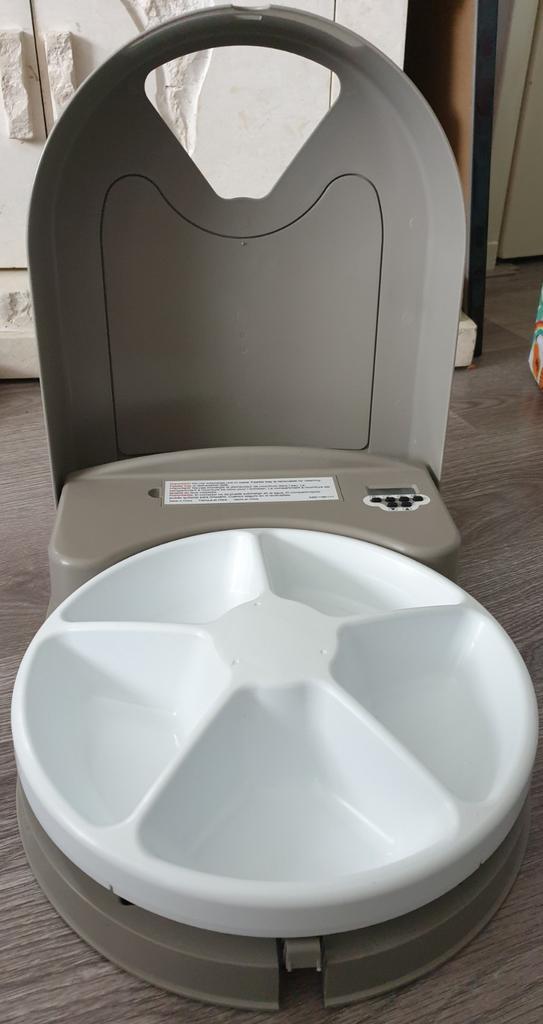 ZGAN voederautomaat van Petsafe voor 5 maaltijden, Dieren en Toebehoren, Kattenvoerbakken en Drinkbakken, Zo goed als nieuw, Automatisch