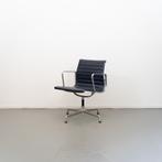 6 Vitra Eames Ea 108 stoel Blauw Leer, Huis en Inrichting, Stoelen, Zo goed als nieuw, Metaal