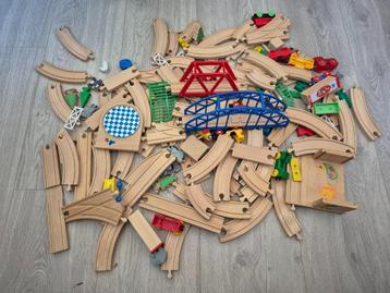 Houten treinbanen beschikbaar voor biedingen