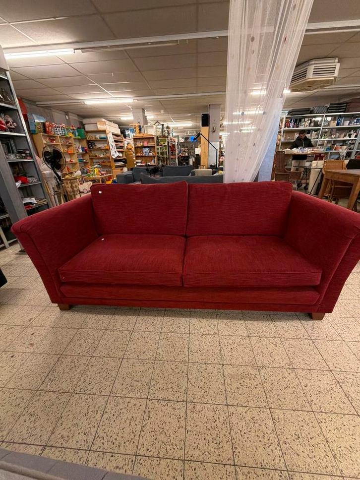 Rode Stoffen Bank - Tweepersoons, Huis en Inrichting, Banken | Sofa's en Chaises Longues, Zo goed als nieuw, Tweepersoons, 150 tot 200 cm