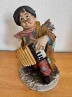 beeld van een man op een accordeon aan het spelen, Ophalen of Verzenden, Zo goed als nieuw, Mens
