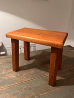 VINTAGE KRUKJE TAFELTJE MASSIEF BRUTALIST ZGSTAAT, Ophalen of Verzenden, Zo goed als nieuw, Hout