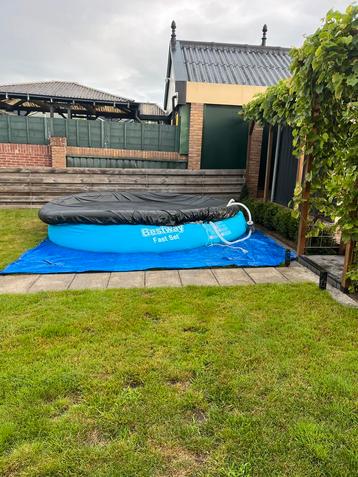 Zwembad 366x76cm beschikbaar voor biedingen