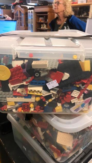 Doos lego beschikbaar voor biedingen