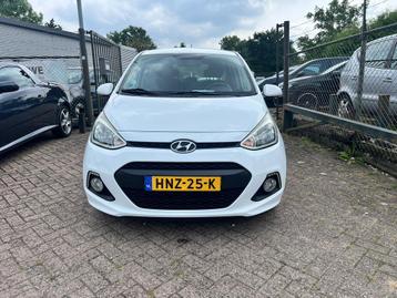 Hyundai i10 1.0i 66pk 2015 Wit 5 deurs beschikbaar voor biedingen