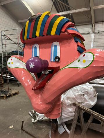 Diverse carnavals koppen beschikbaar voor biedingen