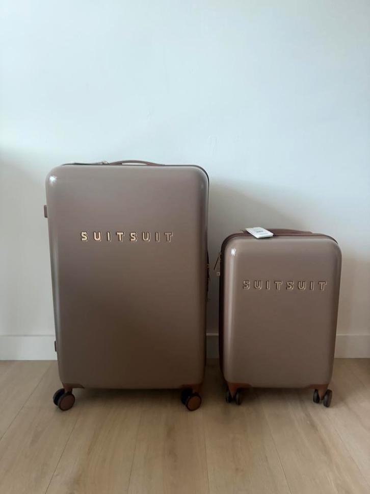 SUITSUIT koffer set 55cm & 76cm NIEUW ‼️, Sieraden, Tassen en Uiterlijk, Koffers, Zo goed als nieuw, Hard kunststof, 60 tot 70 cm
