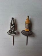 2x Siebrand Jus d'Orange Speldjes Kunstof en Metaal, Verzamelen, Speldjes, Pins en Buttons, Ophalen of Verzenden, Gebruikt, Merk