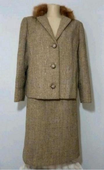 Handwoven 60s Irish tweed wollen mantelpakje van Donegal beschikbaar voor biedingen