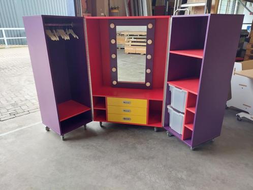 De Esdoorn grote theaterkast / verkleedkledingkast, Kinderen en Baby's, Kinderkamer | Commodes en Kasten, Zo goed als nieuw, Kast