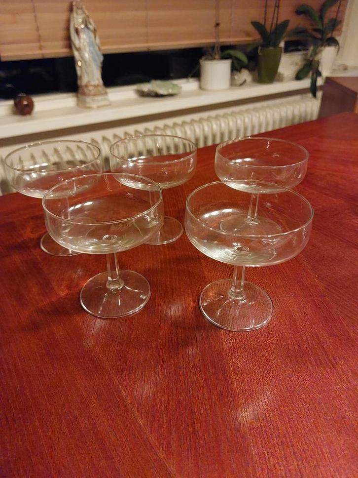 Vijf champagne coupe glazen, Antiek en Kunst, Antiek | Glas en Kristal, Ophalen of Verzenden
