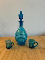 Blauw turkoois glazen karafje stop geëmailleerd + 2 glaasjes, Antiek en Kunst, Antiek | Glas en Kristal, Ophalen of Verzenden