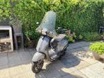 scooter: Vespa Sprint. Kleur: audi rs6 nardo grey, Fietsen en Brommers, Scooters | Vespa, Ophalen, Gebruikt, Vespa S, Benzine